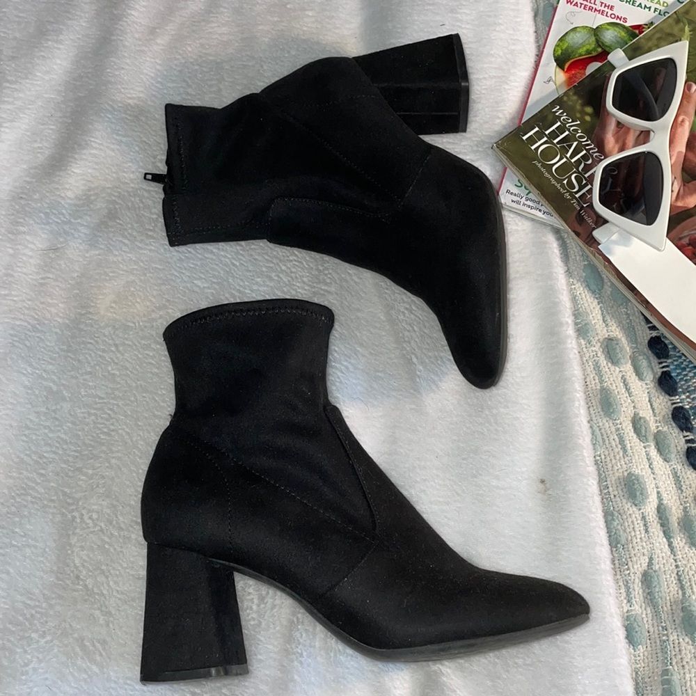 Kelley & Kaye Suede Heeled Boots - size 6